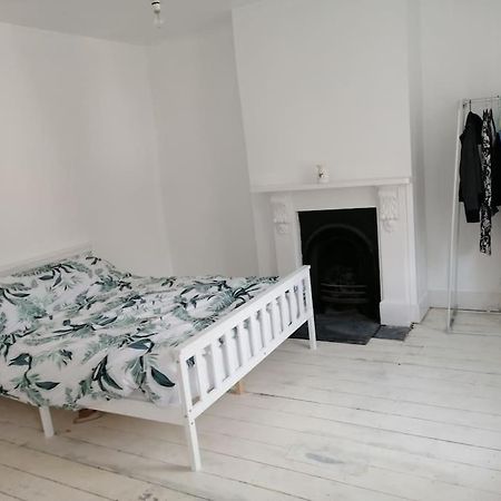 Seaside 2 Bed Terraced House With Garden Villa Hastings Bagian luar foto