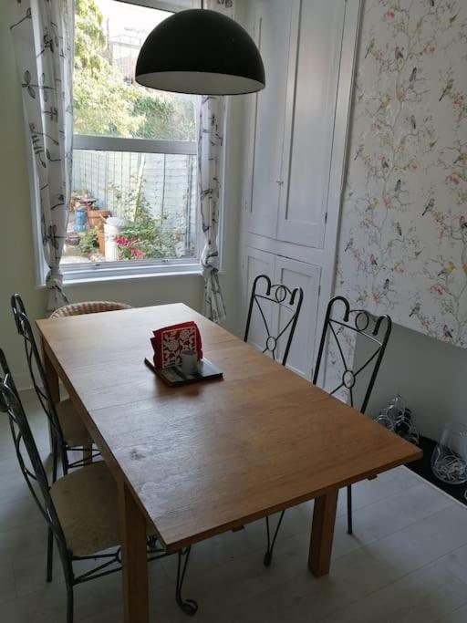 Seaside 2 Bed Terraced House With Garden Villa Hastings Bagian luar foto