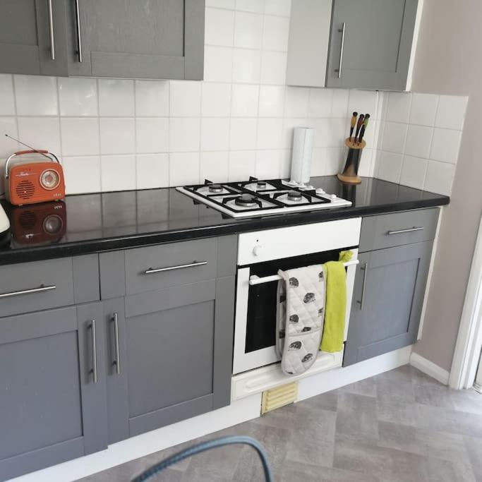 Seaside 2 Bed Terraced House With Garden Villa Hastings Bagian luar foto