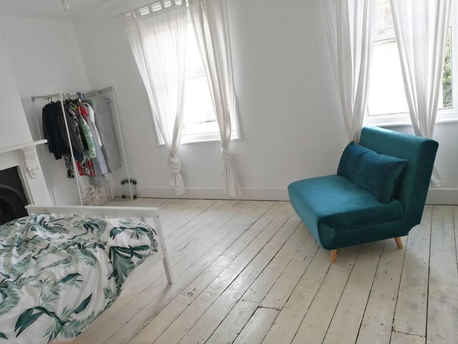 Seaside 2 Bed Terraced House With Garden Villa Hastings Bagian luar foto